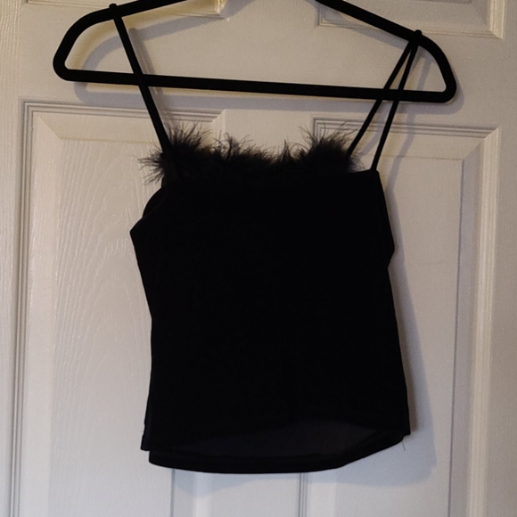 Ladies feathered top - Picture 2 of 2